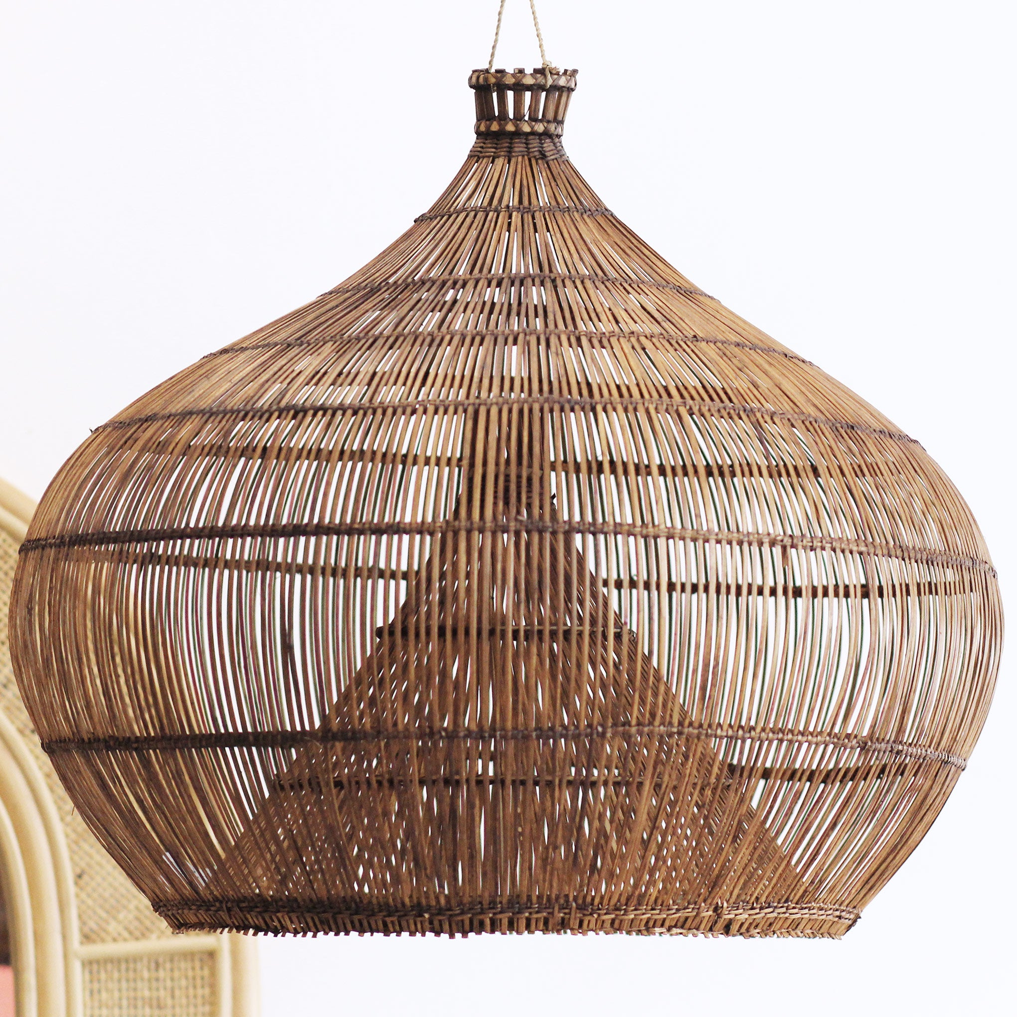 Luminária Pendente Bubu em Rattan