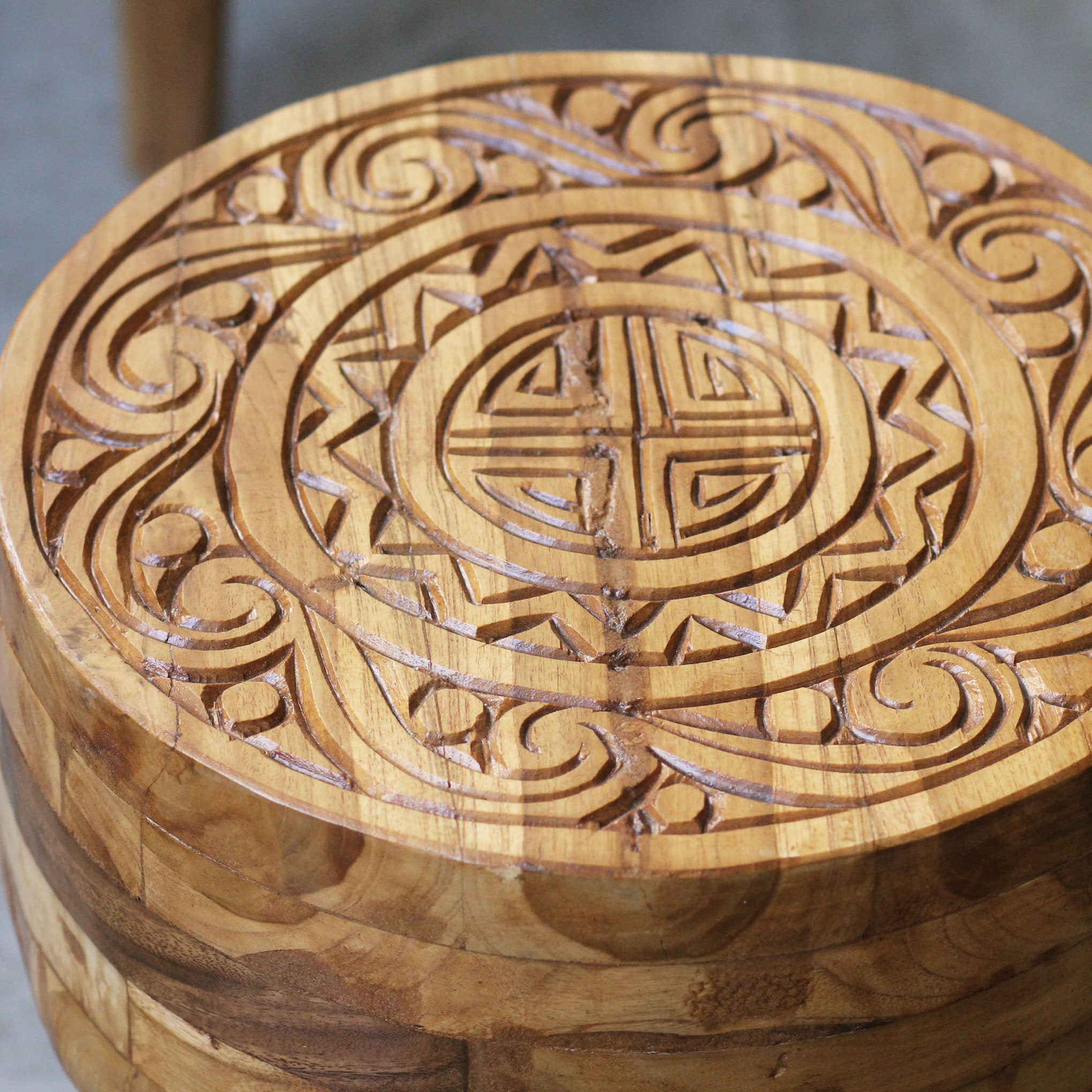 Banqueta Mesinha Maia