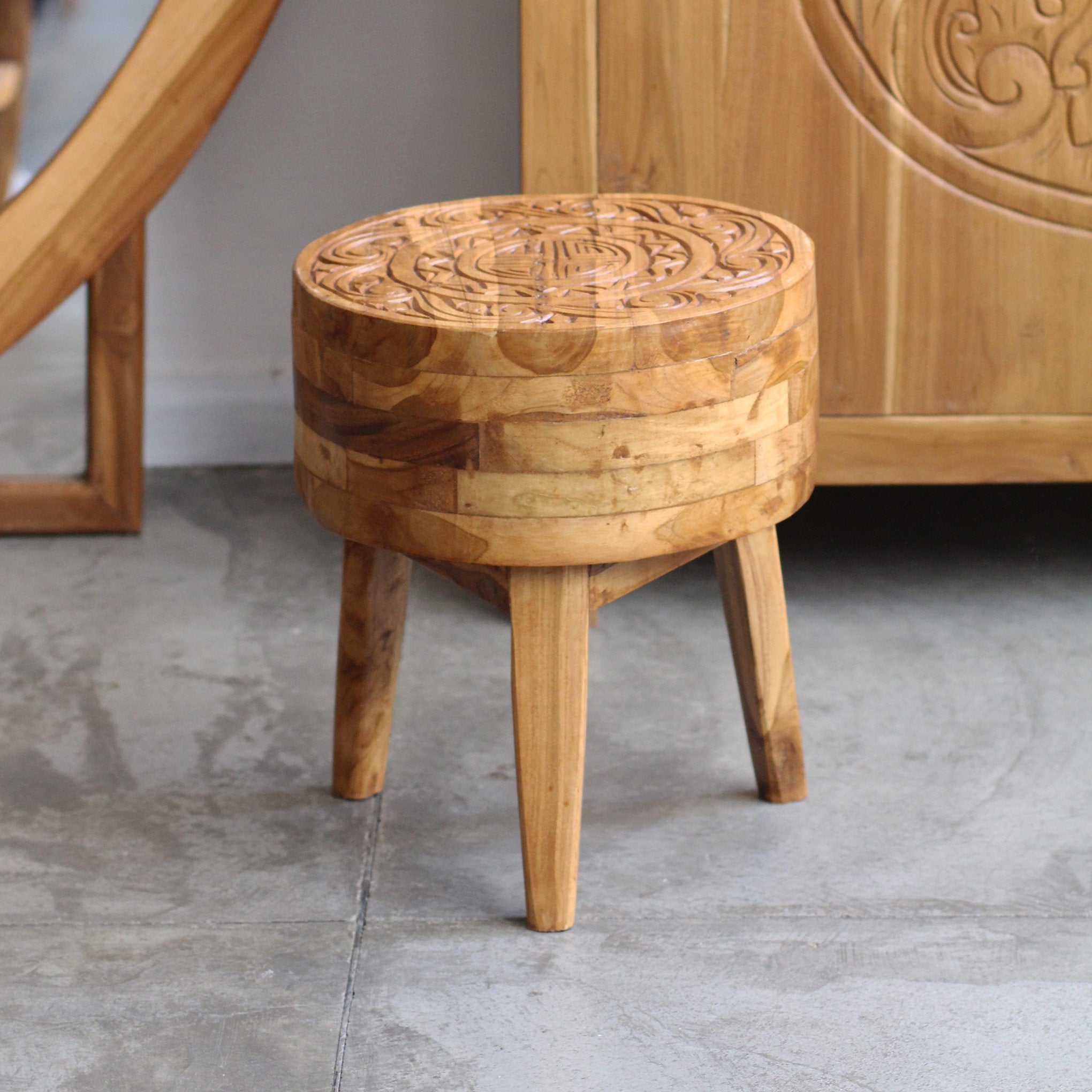 Banqueta Mesinha Maia