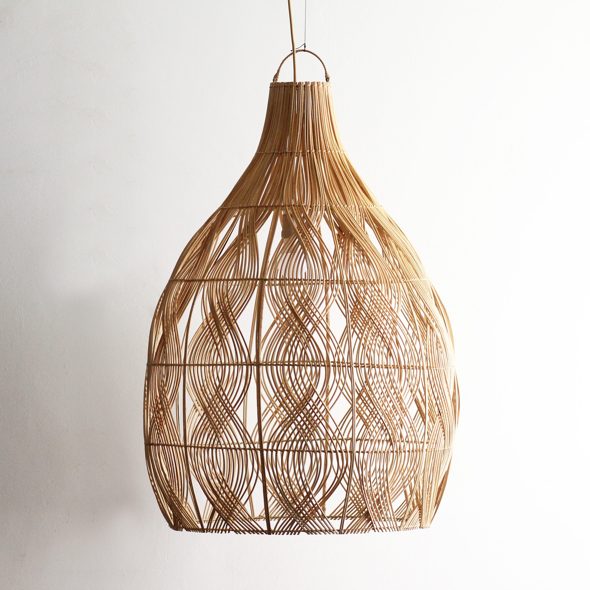 Luminária Pendente Terjun em Rattan