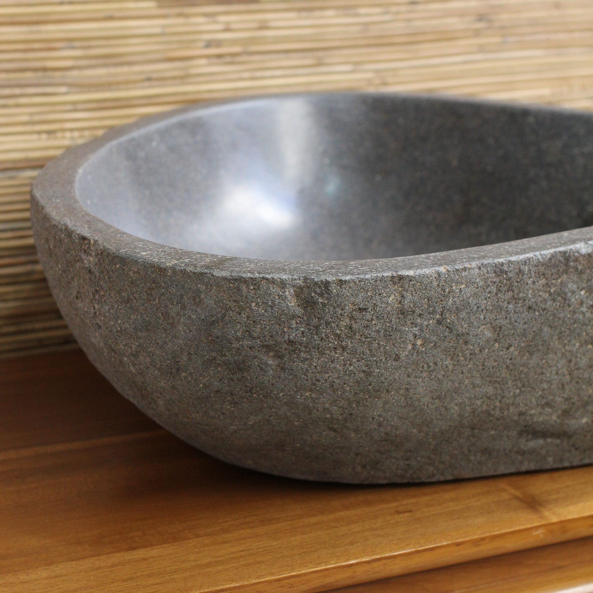 Cuba Kavi em River Stone