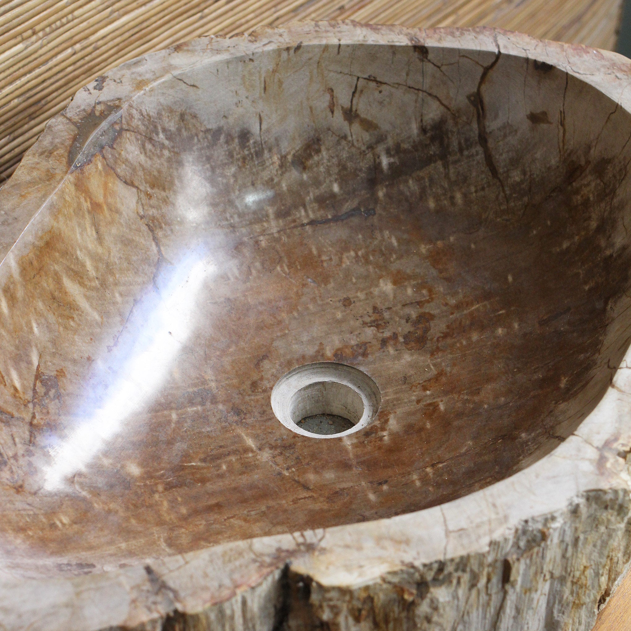 Cuba Aarav em Madeira Fossilizada