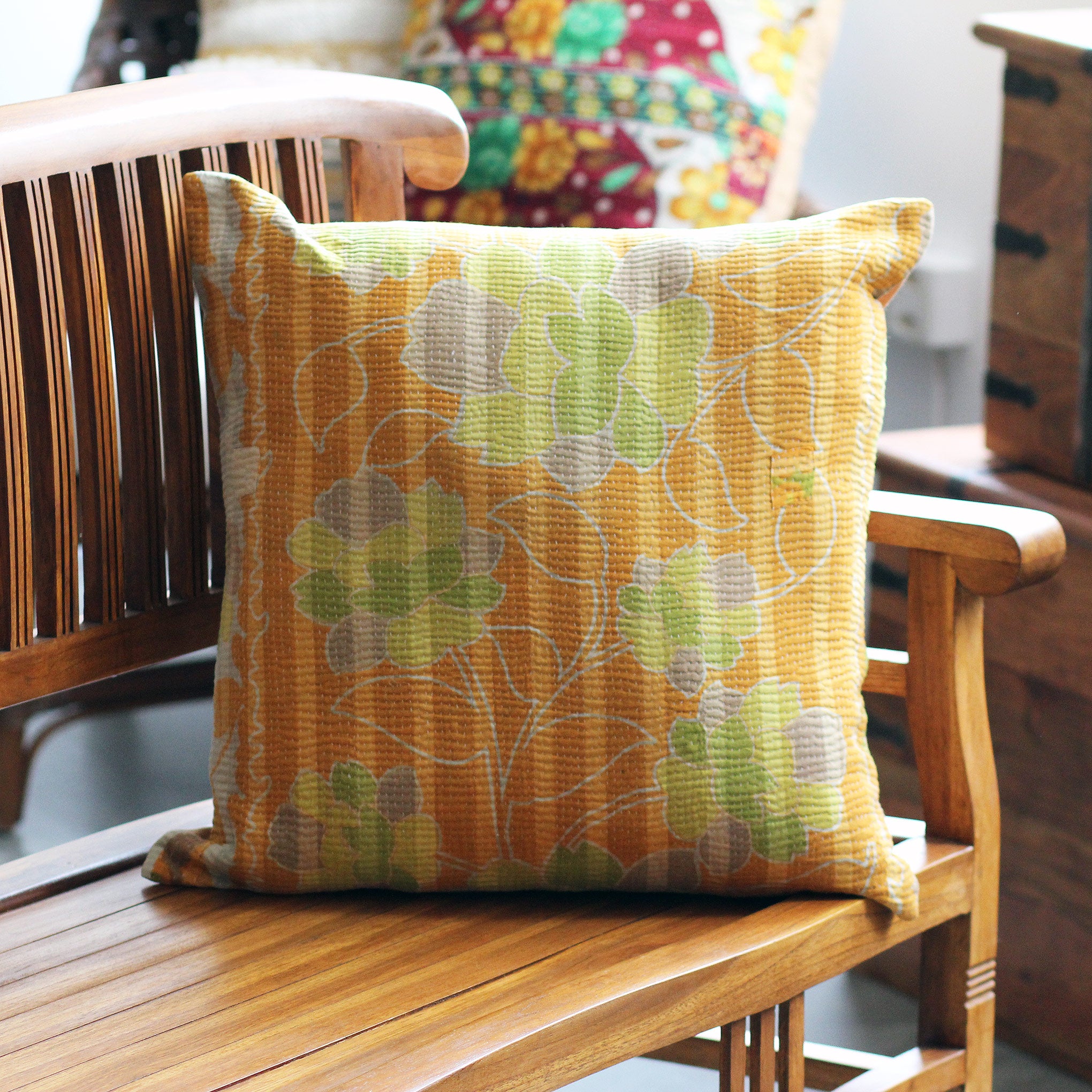 Capa de Almofada Hari Aangan