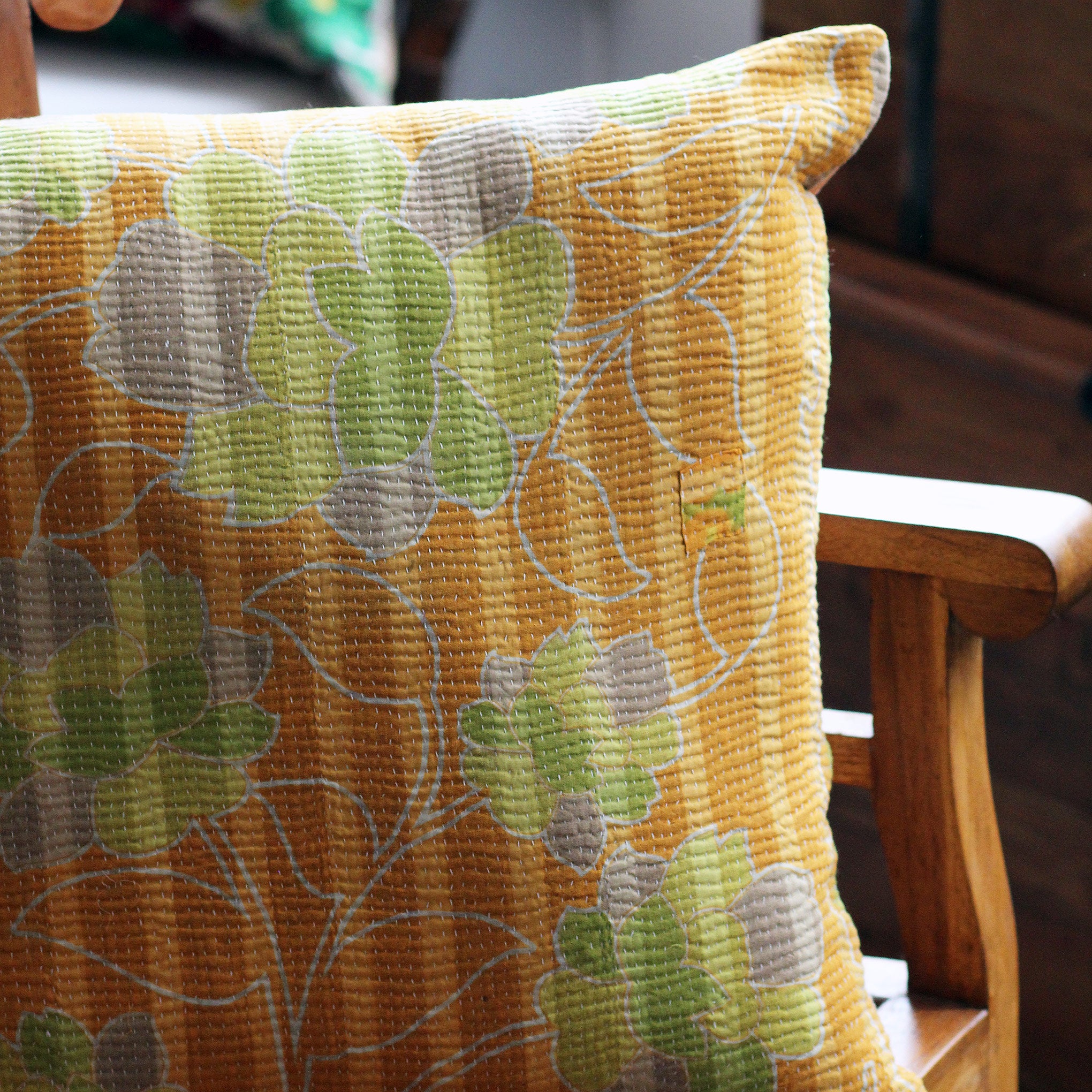 Capa de Almofada Hari Aangan