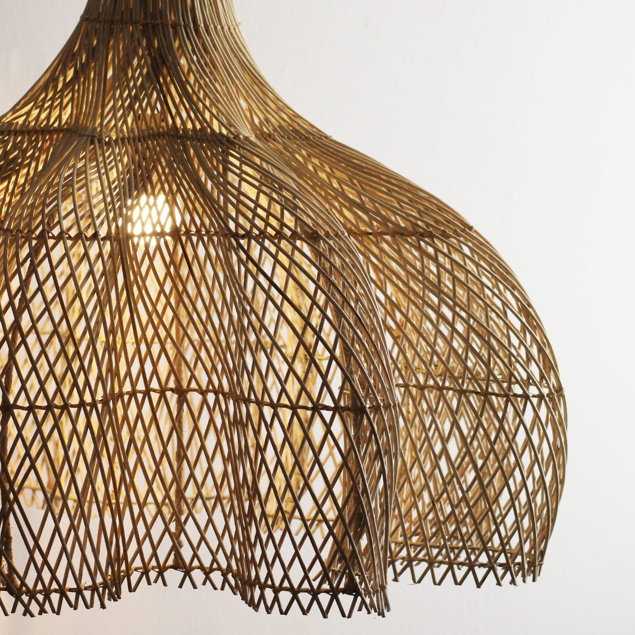 Luminária Pendente Mawar em Rattan