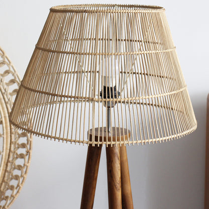 Luminária de pé Julian — luminária pendente artesanal em rattan — feita à mão Bali — imagem 3 — Balai