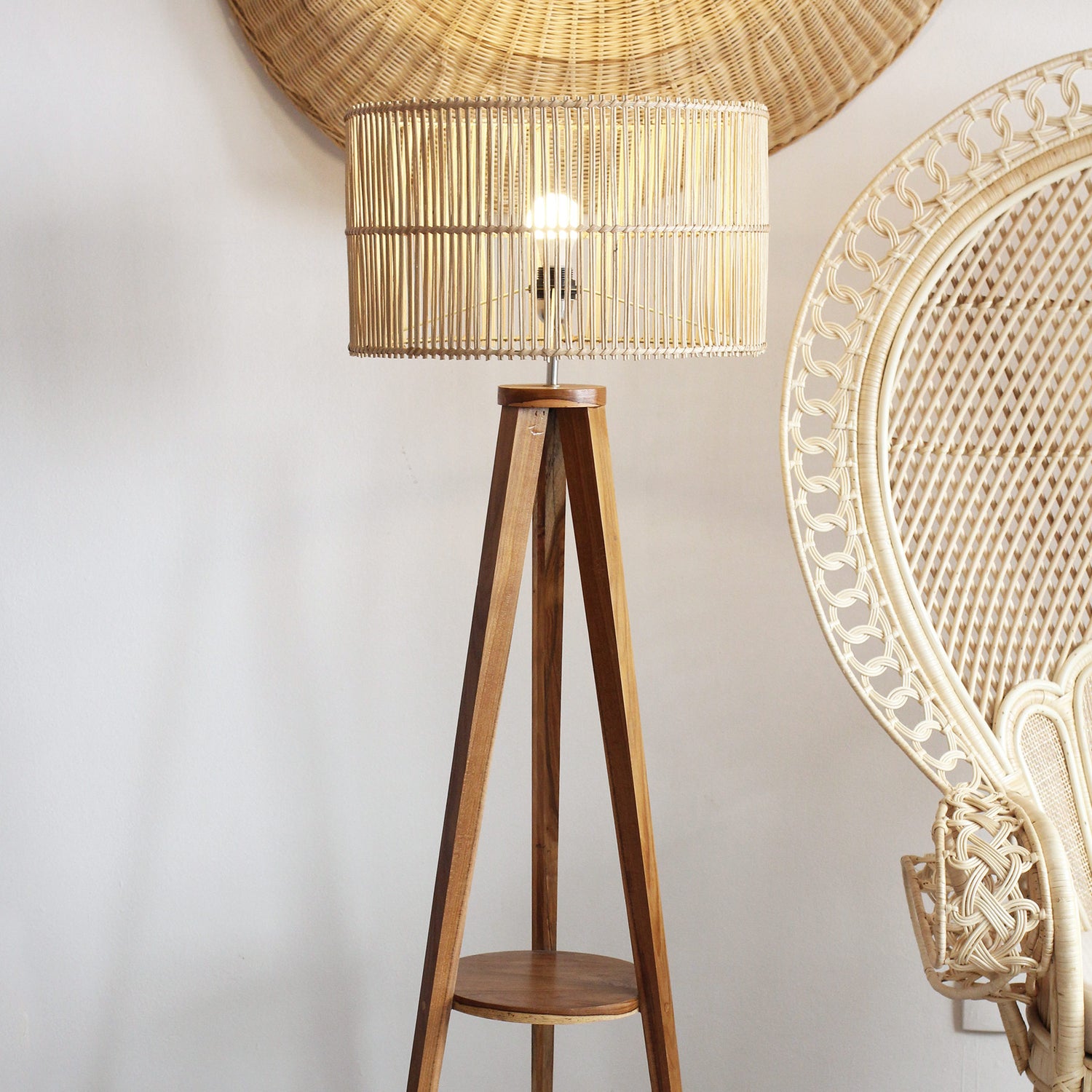 Luminária de Pé Dowel — luminária pendente artesanal em rattan — feita à mão Bali — imagem 4 — Balai