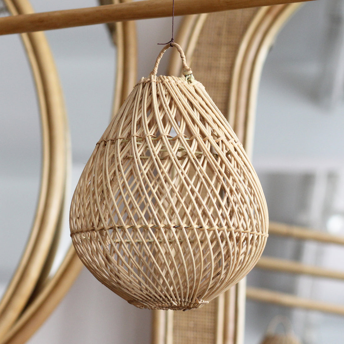 Luminária Pendente Nilly em Rattan