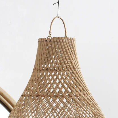 Luminária Pendente Oranye em Rattan