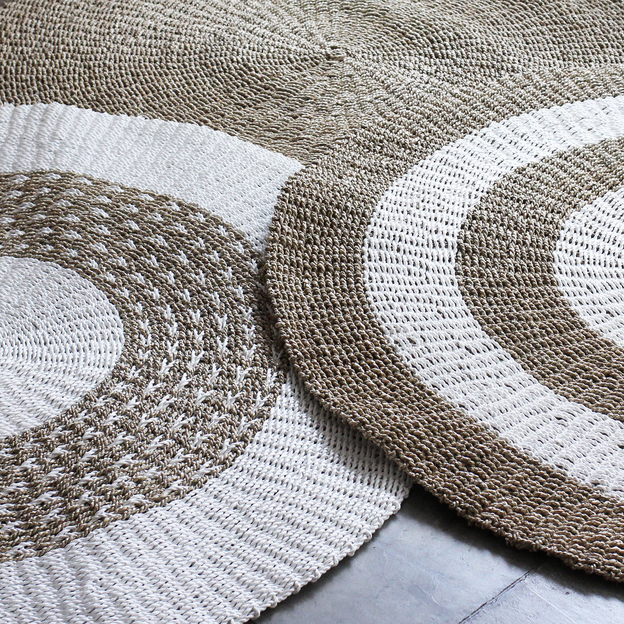 Tapete Laut Natural e Branco