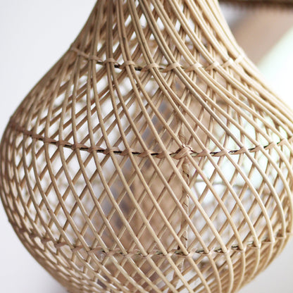 Luminária Pendente Lating em Rattan
