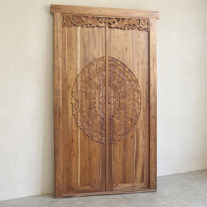 Porta Rinjani — porta de madeira maciça artesanal — teca esculpida — Balai