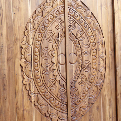 Porta Rinjani — detalhe porta de madeira teca artesanal — Balai