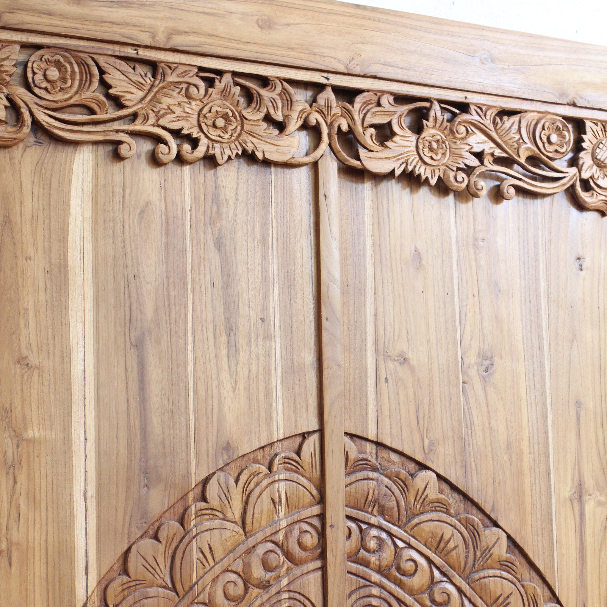 Porta Rinjani — porta decorativa madeira maciça — artesanal indonésia — Balai