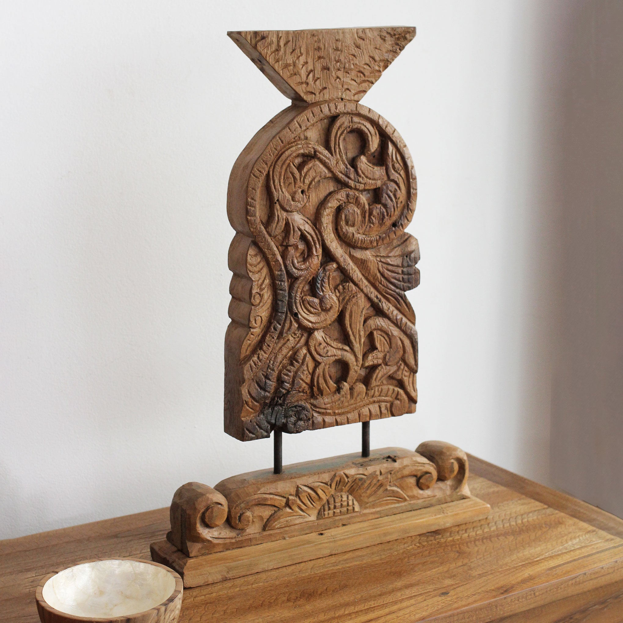 Escultura Kala — peça artesanal decorativa — Balai