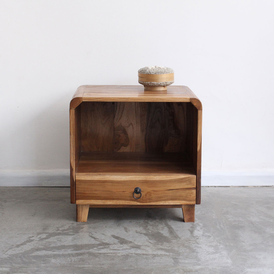 Mesa de Cabeceira Sora