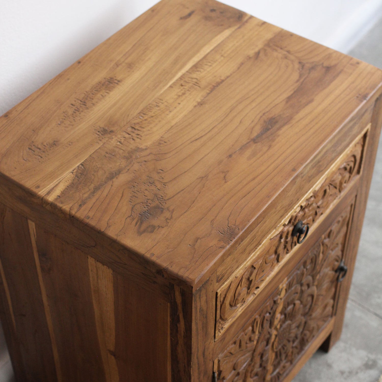 Mesa de Cabeceira Kavi