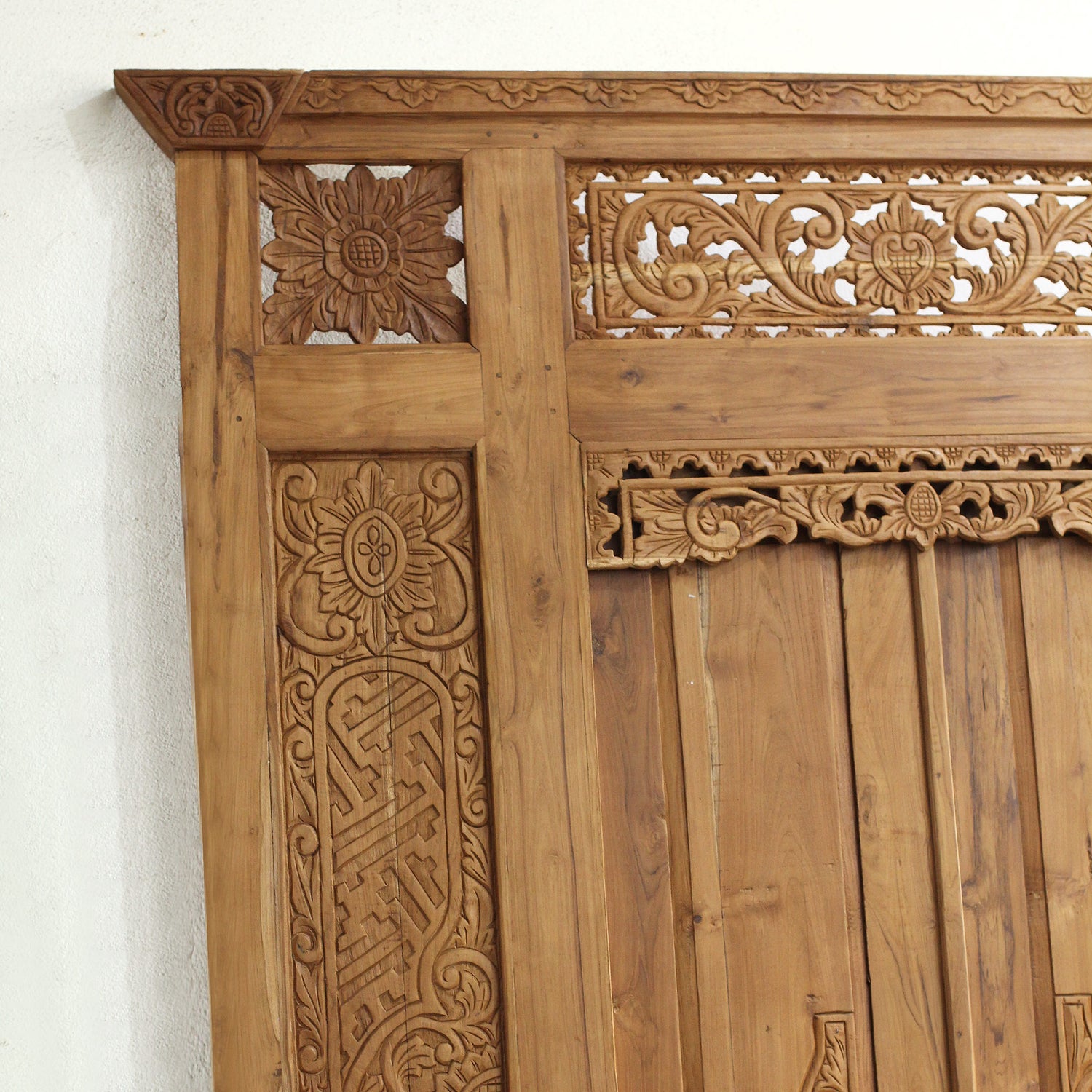 Porta Majapahit 252x182CM — peça artesanal decorativa — imagem 4 — Balai