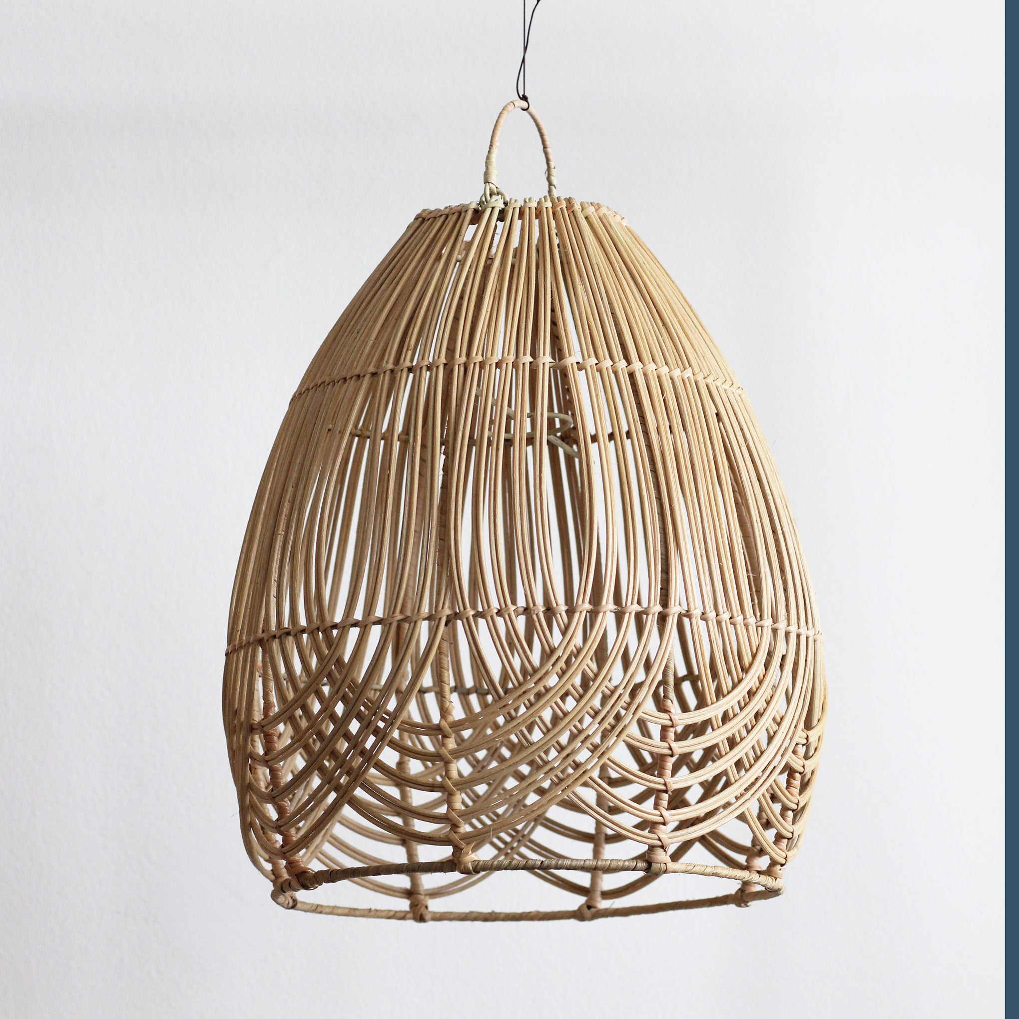 Luminária Pendente Gadis em Rattan