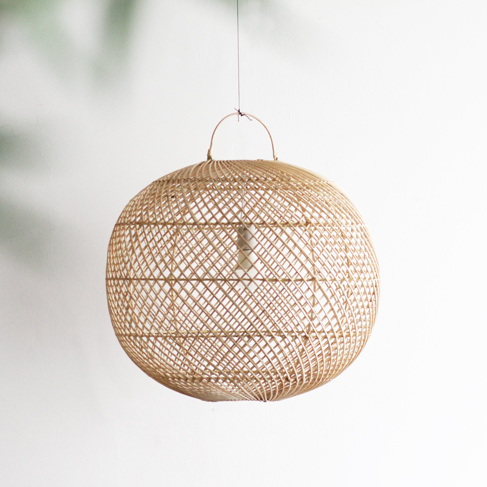 Luminária Pendente Globe em Rattan