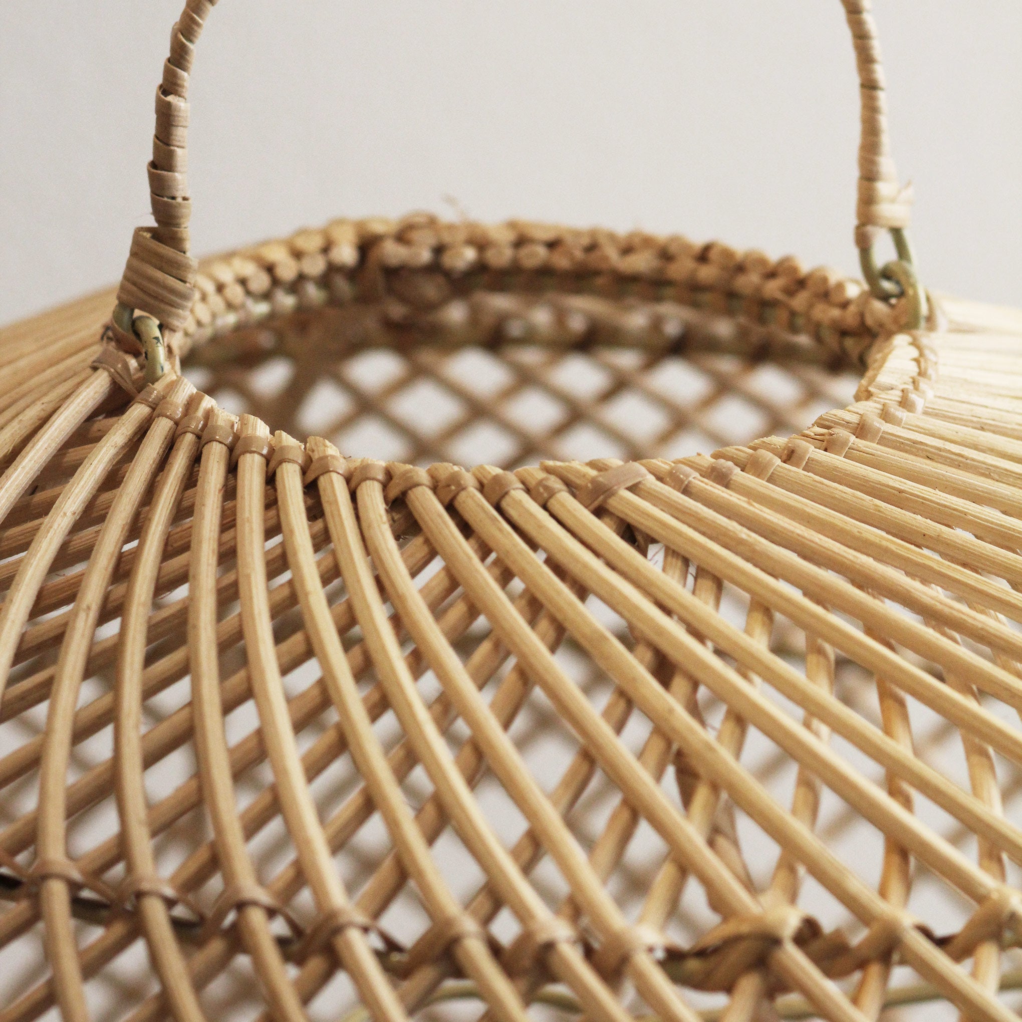 Luminária Pendente Globe em Rattan