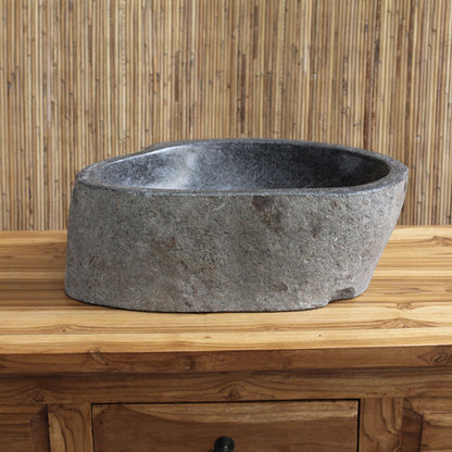 Cuba DevaVati em River Stone