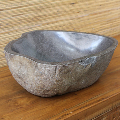 Cuba Chandra em River Stone