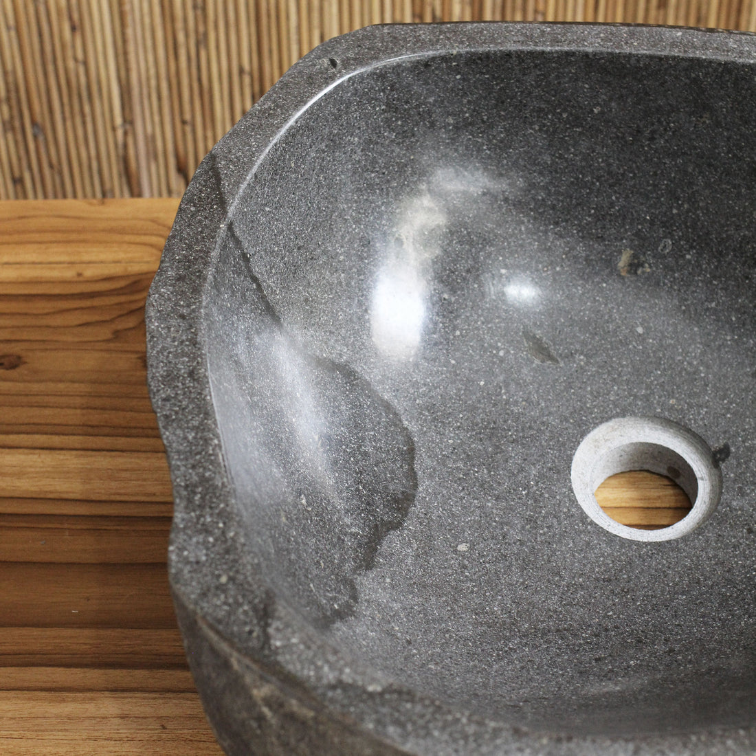 Cuba Mandira em River Stone