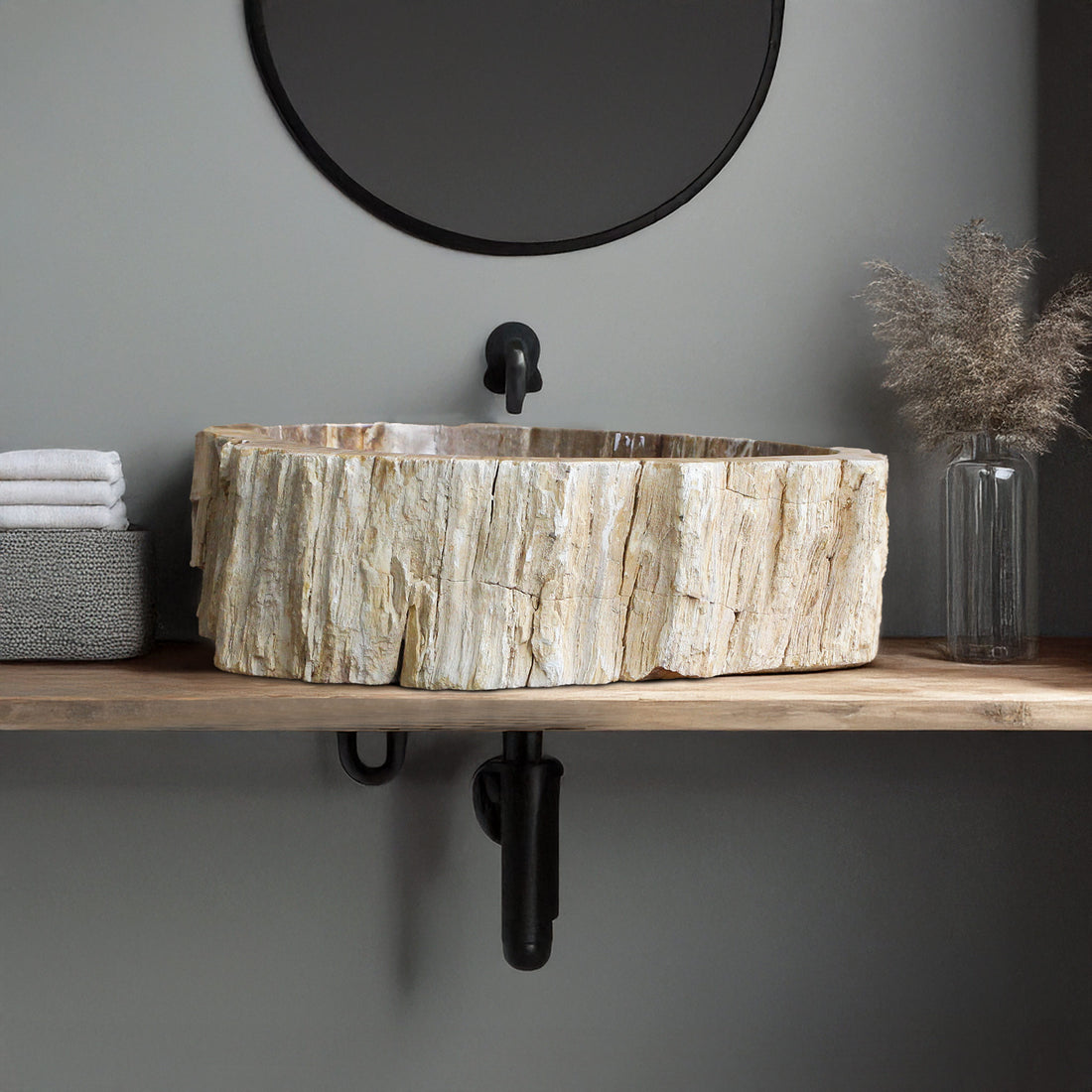 Cuba Ishan em Madeira Fossilizada