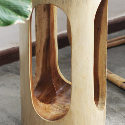 Banqueta alta Tinggi — banqueta artesanal de madeira — imagem 4 — Balai