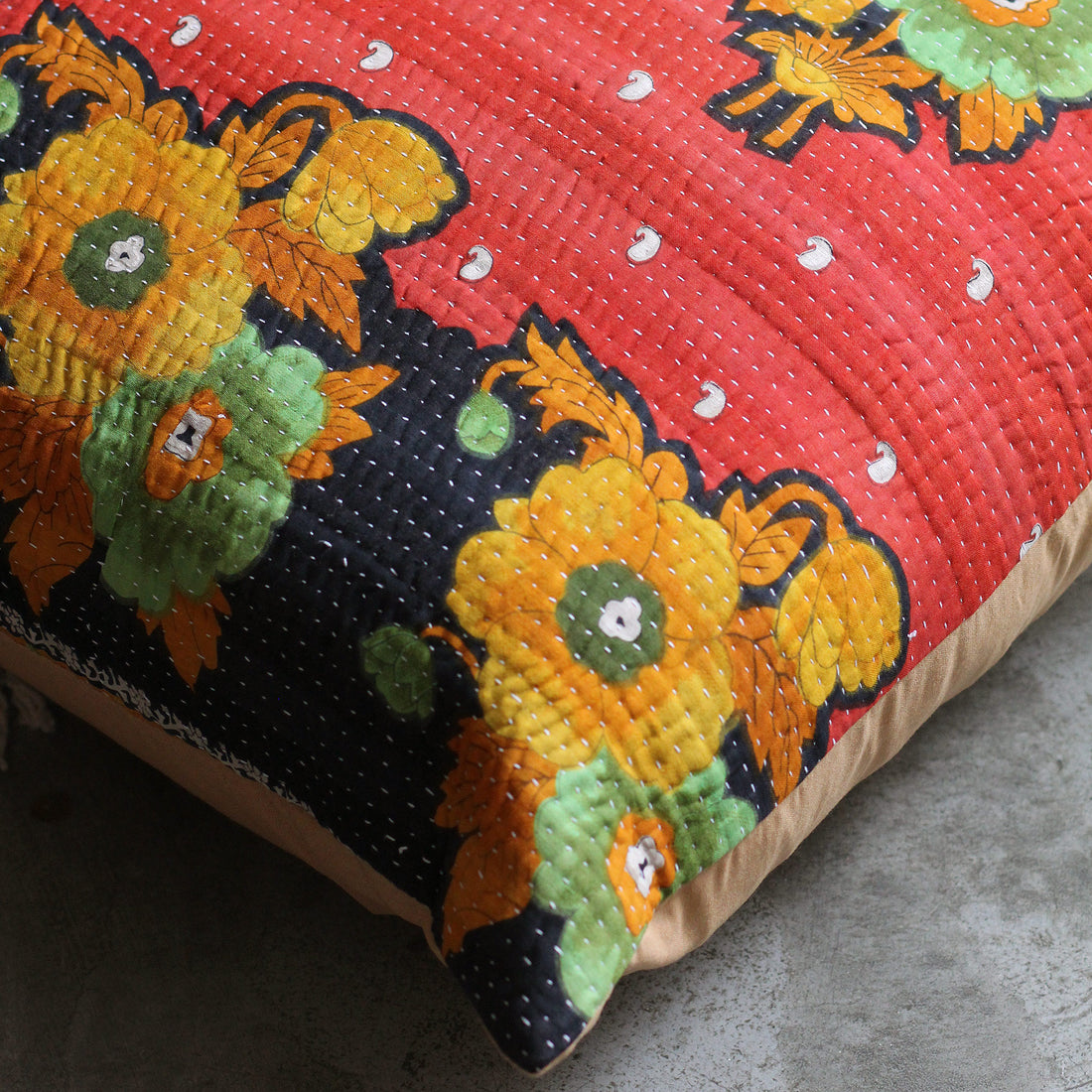 Capa de Almofada Pushpa Surya