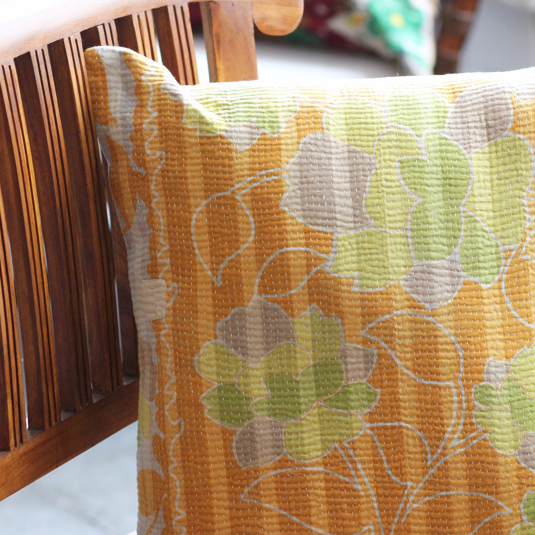 Capa de Almofada Hari Aangan