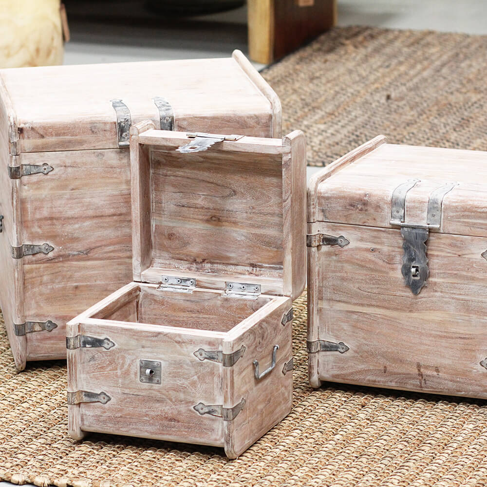 Baú Maharaj Varg Satinado