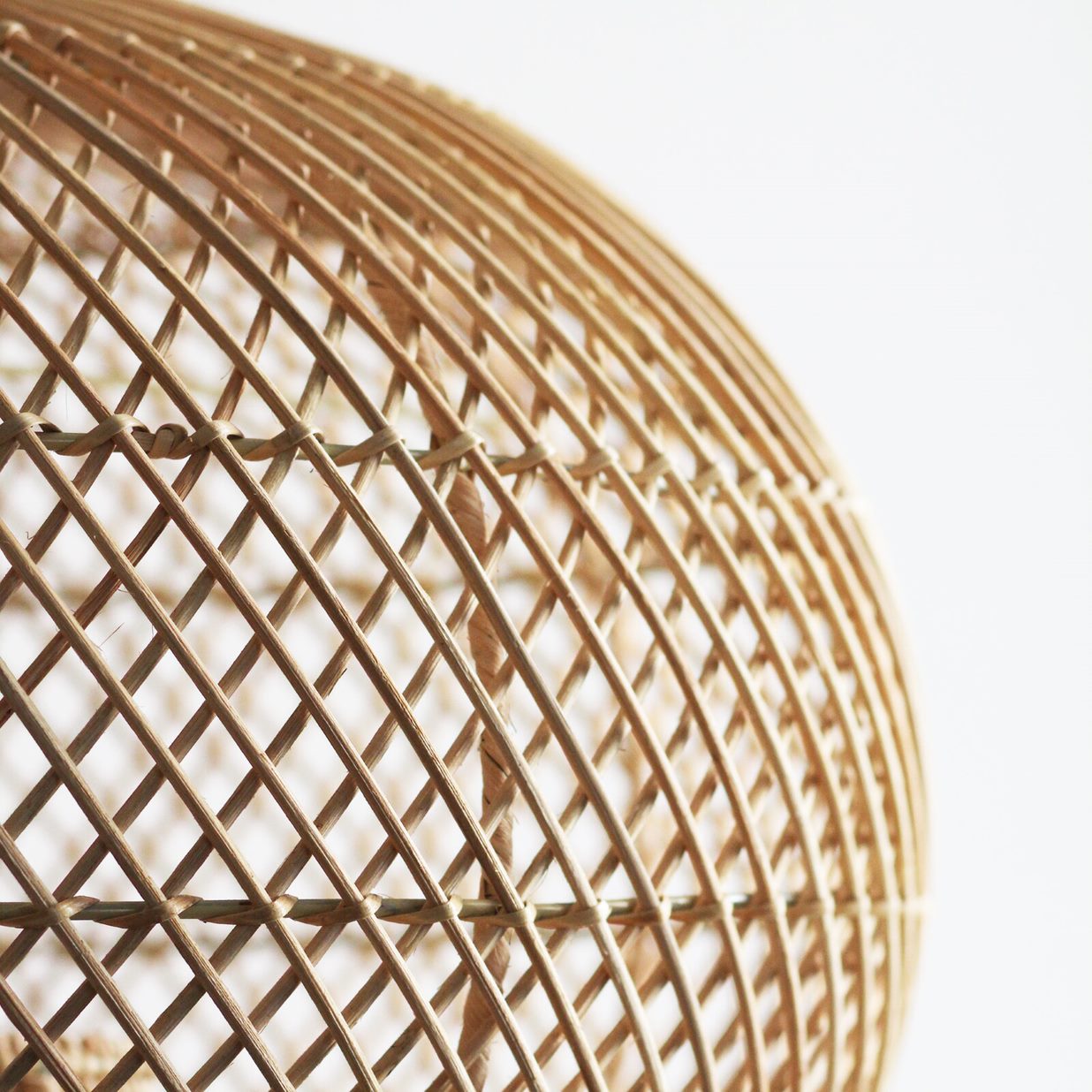 Luminária Pendente Kasih em Rattan